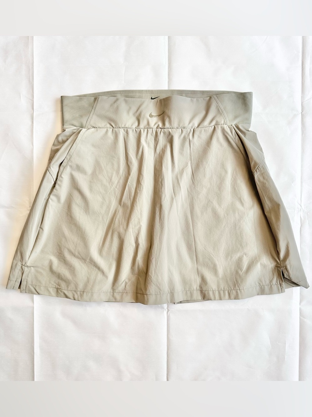 Nike Dri Fit Bliss mid rise training gray skort, size medium